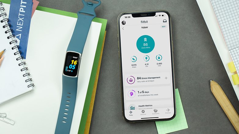 NextPit هاتف تطبيق Fitbit Charge 5 en